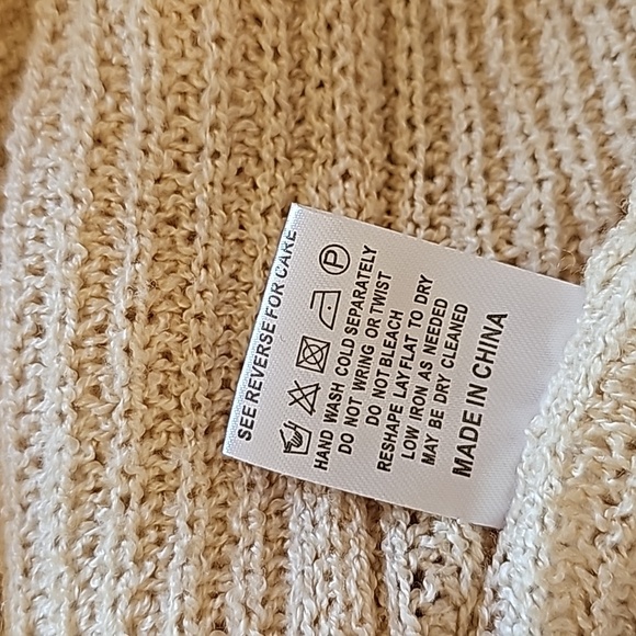 EUC Oversized Soft Tan Cardigan size S/M - Picture 13 of 13